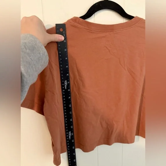 NIKE | Essential Crop Tee | M - Picture 8 of 8